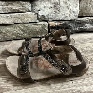 Aetrex leather sandals/9